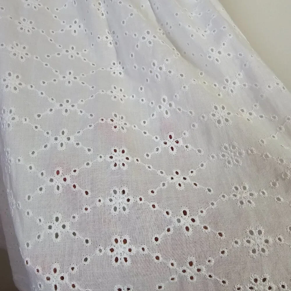EUC LIKE NEW BAR III WHITE ANGLAISE FABRIC BOW TIE FRONT WHITE DRESS SIZE 10 / M